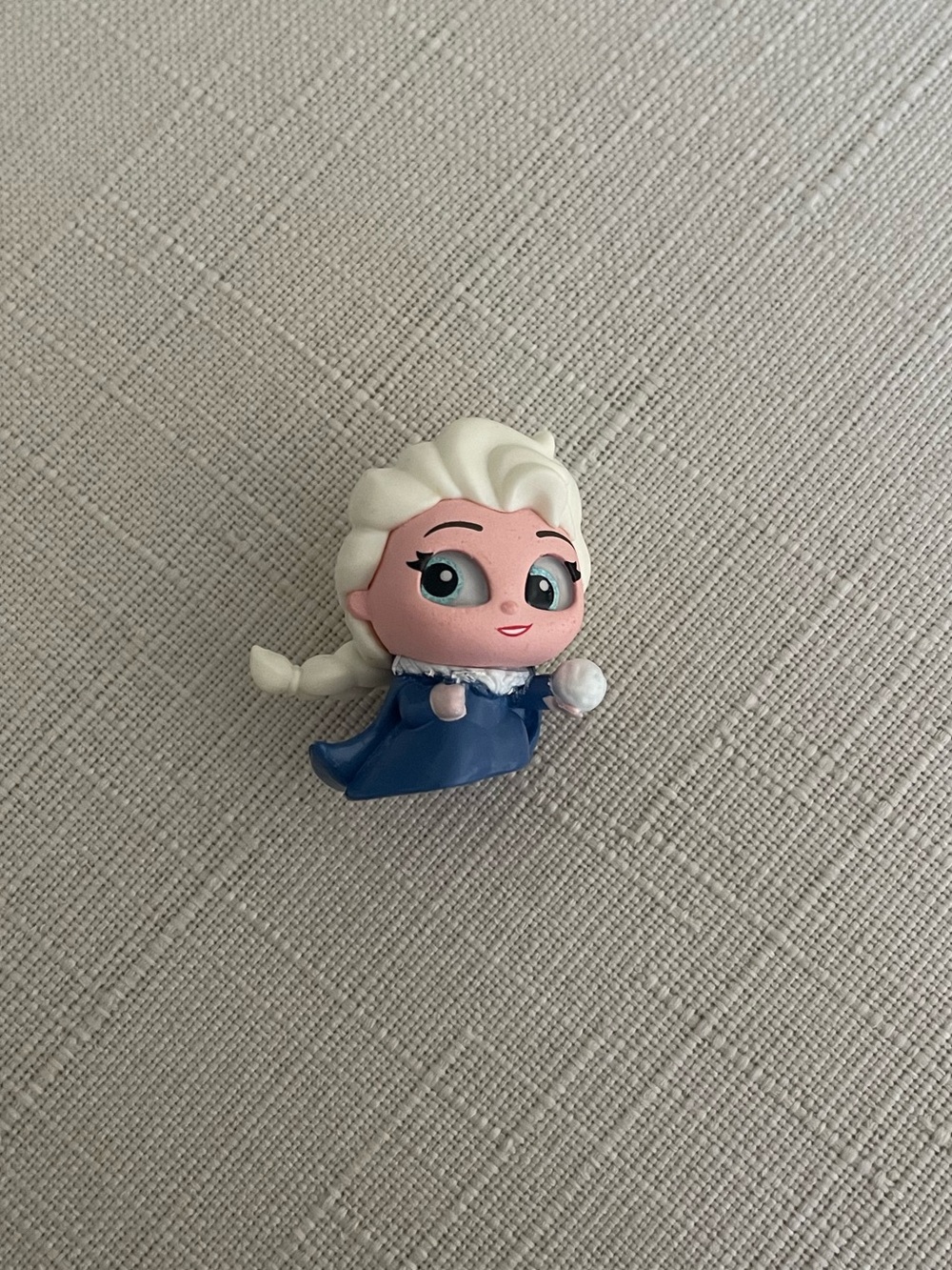 Disney Doorables Letโs go Snowy Getaway Rare Elsa Figure - Frozen